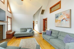 Casa (2 Bedrooms) | Interior