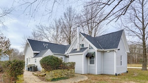 House (2 Bedrooms) | Interior - Century Old Farmhouse in Fulton: 6 Mi to Town! (Fulton)