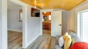 House (2 Bedrooms) | Interior - Century Old Farmhouse in Fulton: 6 Mi to Town! (Fulton)