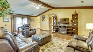 House (4 Bedrooms) | Interior - Pool & Large Covered Patio! Decatur Family Getaway (Decatur)