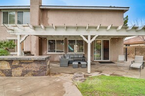 Interior - Pool, Patio & Games! Suburban Home in Palmdale (Palmdale)