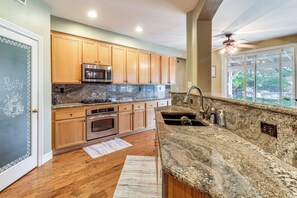 Interior - Pool, Patio & Games! Suburban Home in Palmdale (Palmdale)