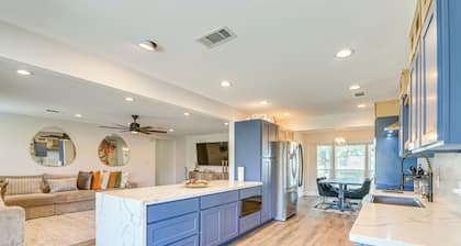 Family-friendly Home on 2 Acres Near Dtwn Houston