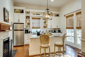 House (2 Bedrooms) | Interior - Walk to Broad St! Family Home in Historic District (Thomasville)