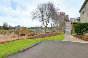 Apartment (0 Bedroom) | Interior - Olympic Mtn Views! Cozy Carriage House in Sequim (Sequim)