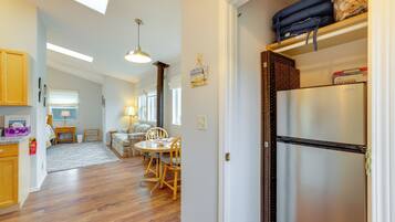 Apartment (0 Bedroom) | Interior