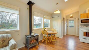 Apartment (0 Bedroom) | Interior