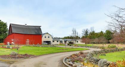 Olympic Mtn Views! Cozy Carriage House in Sequim