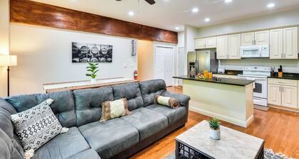 Cozy Sawyer Apartment - 2 Mi to Warren Dunes Park!