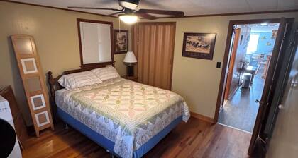 Kick back and enjoy the country life in beautiful Derby, Indiana