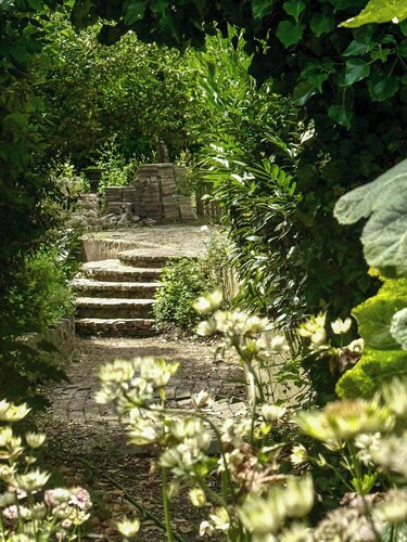 Studio 'Noord': peace and nature on the Waal at an atmospheric dike farmhouse
