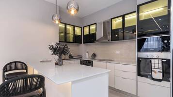 Apartment, 2 Bedrooms, Smoking | Interior