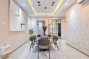 อพาร์ทเมนท์, 2 ห้องนอน, สูบบุหรี่ได้ | ห้องรับประทานอาหาร