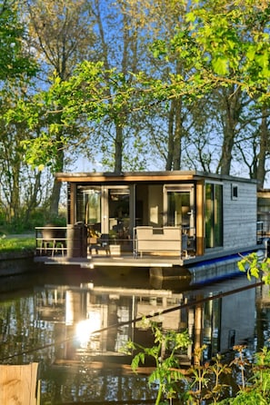 Apartment | 2 bedrooms - Houseboat 25 in Weidum (Weidum)