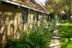 Apartment | 1 bedroom - Bokkumermar Boerderijkamer (Weidum)