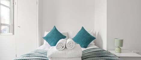 3 bedrooms, iron/ironing board, free WiFi, bed sheets