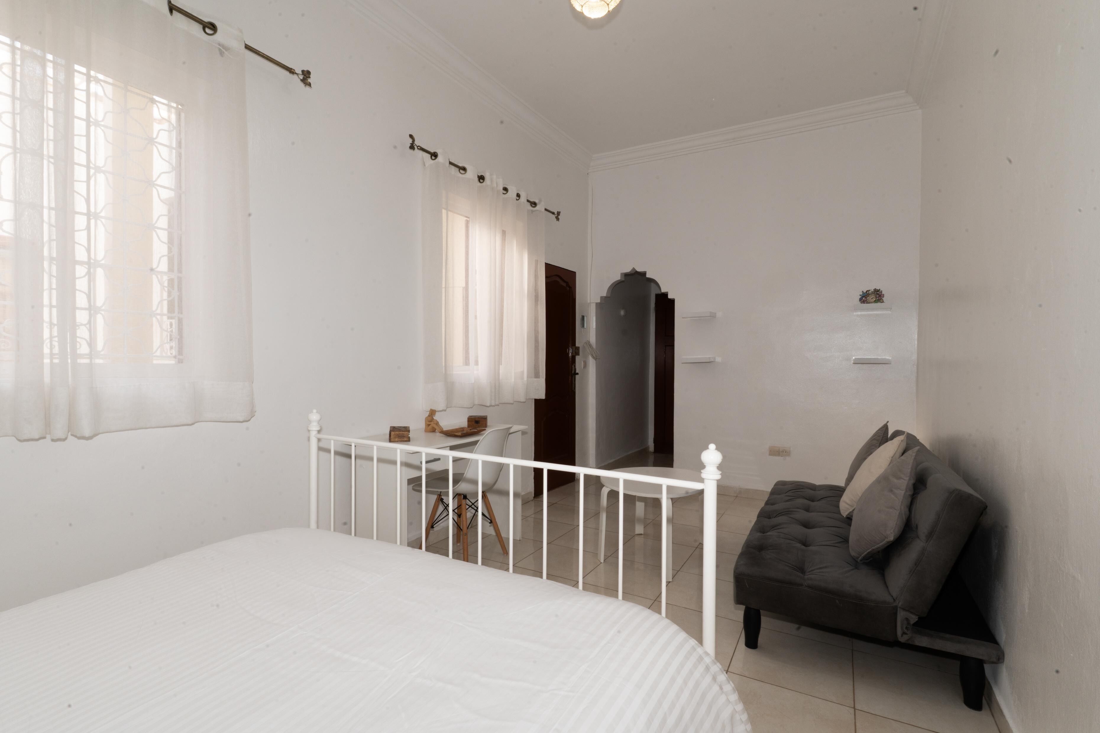 4 室のベッドルーム、アイロン / アイロン台、WiFi (無料)、ベッドシーツ