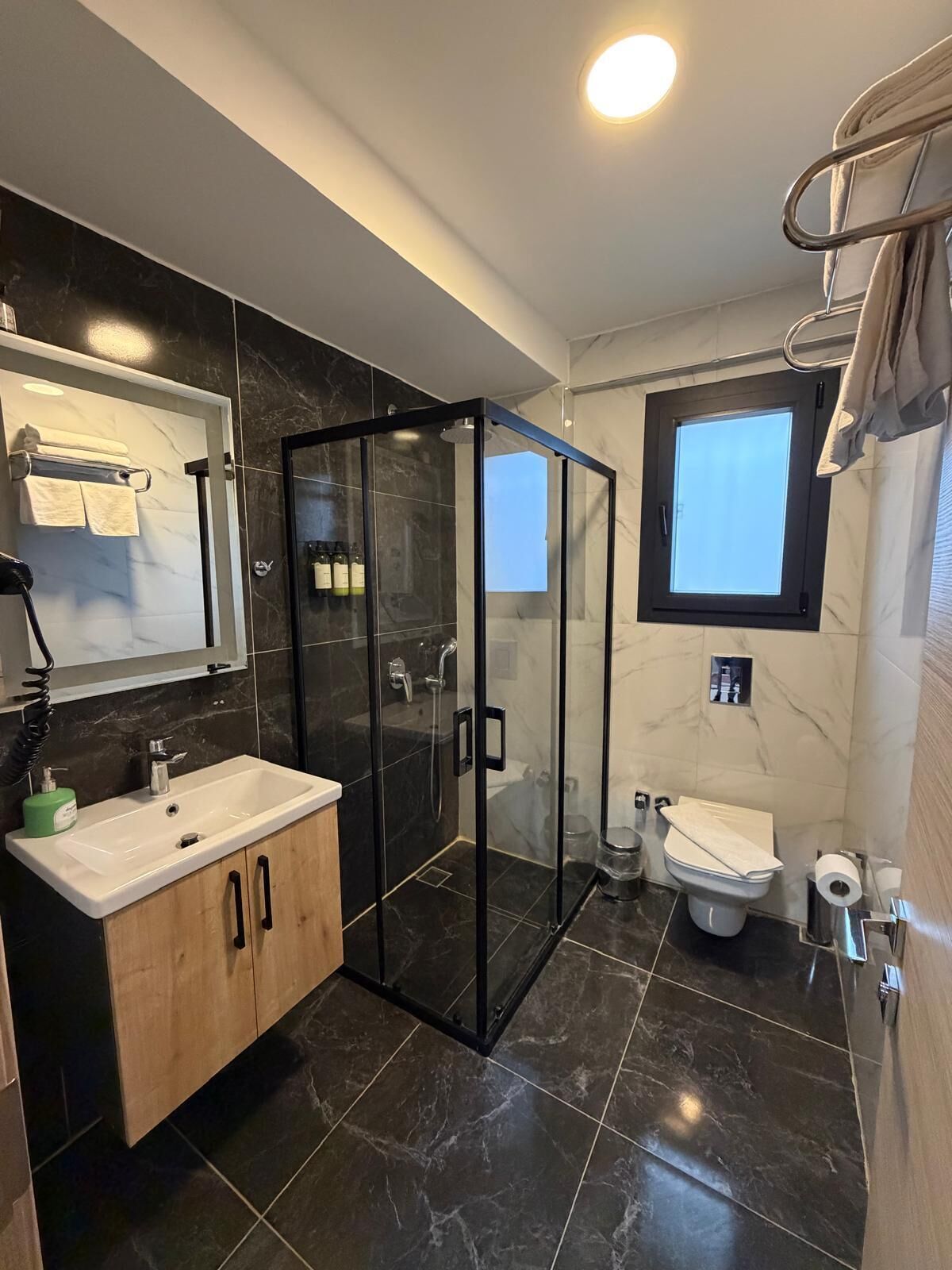 Deluxe Double or Twin Room | Bathroom | Shower, hair dryer, slippers, towels