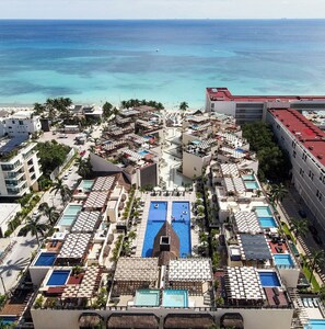 Exterior - 2 BR  PH- Jacuzzi and Private Pool steps from Mamitas Beach (PLAYA DEL CARMEN)