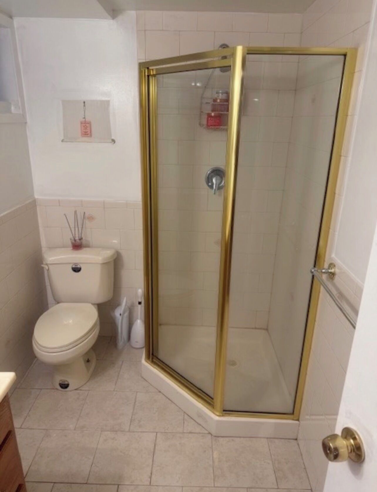 Dusche, Seife, Toilettenpapier