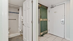 Towels - Salt Air Style- 2 BR Balcony Retreat (Myrtle Beach)