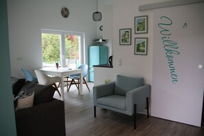 电视、书、立体声音响