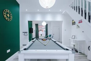 Games room - Games Room, Stylish Home, Prime Location, Sleeps 6 (Salford)