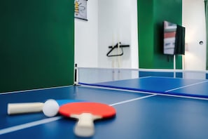 Fitness facility - Games Room, Stylish Home, Prime Location, Sleeps 6 (Salford)