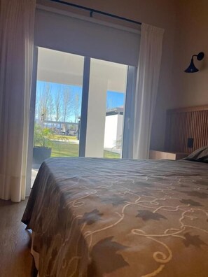 Superior Double Room, Pool View | In-room safe, blackout drapes, free WiFi, bed sheets - Termas Pismanta hotel SPA (Pismanta)