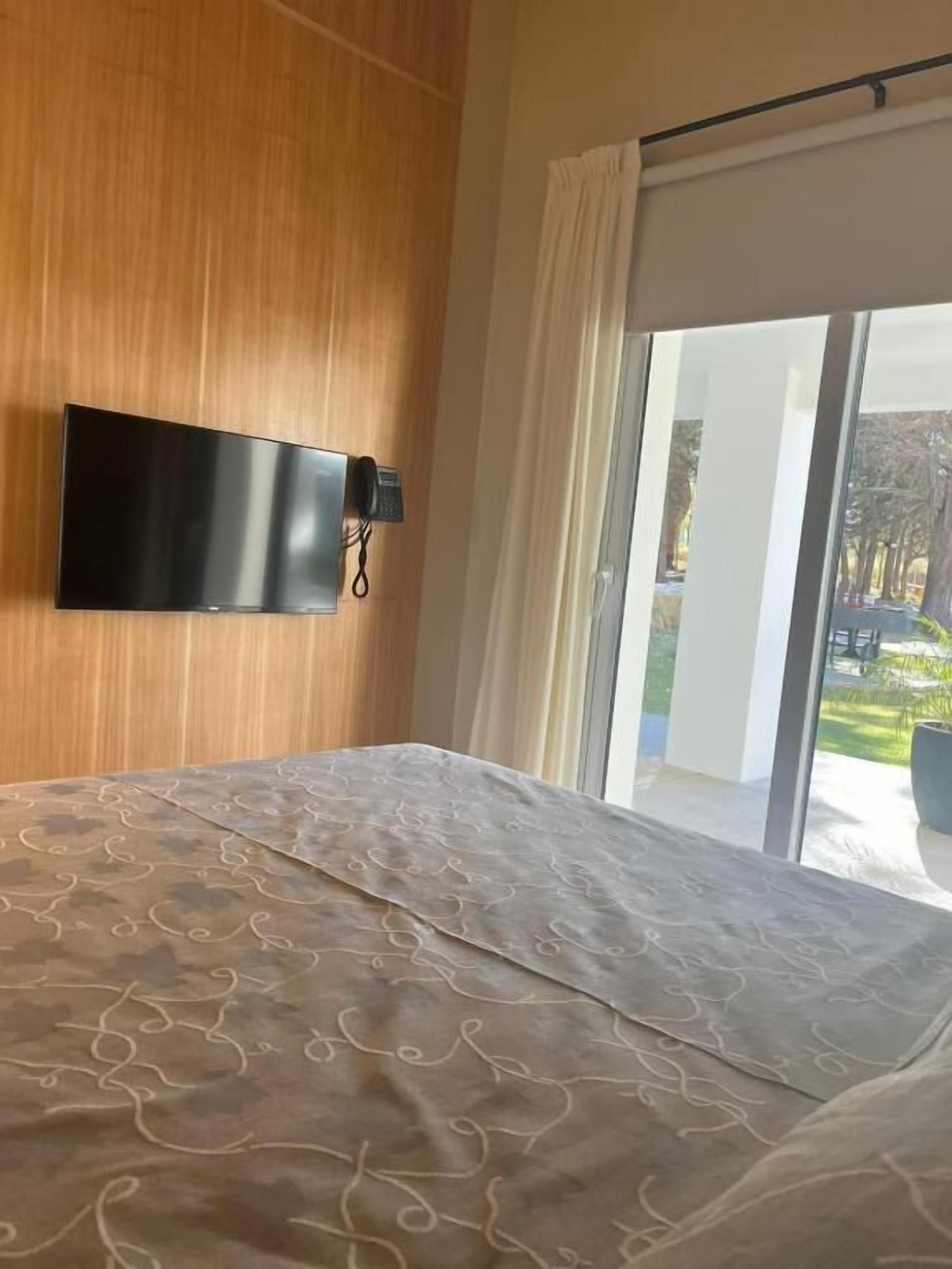 Junior dubbelrum | Värdeförvaringsskåp på rummet, mörkläggningsgardiner och gratis wi-fi