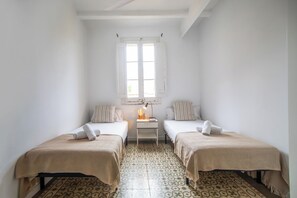 Appartamento, 3 camere da letto, balcone | Ferro/asse da stiro, Wi-Fi gratuito