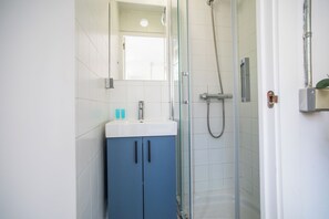 Appartement, 3 slaapkamers, balkon | Badkamer