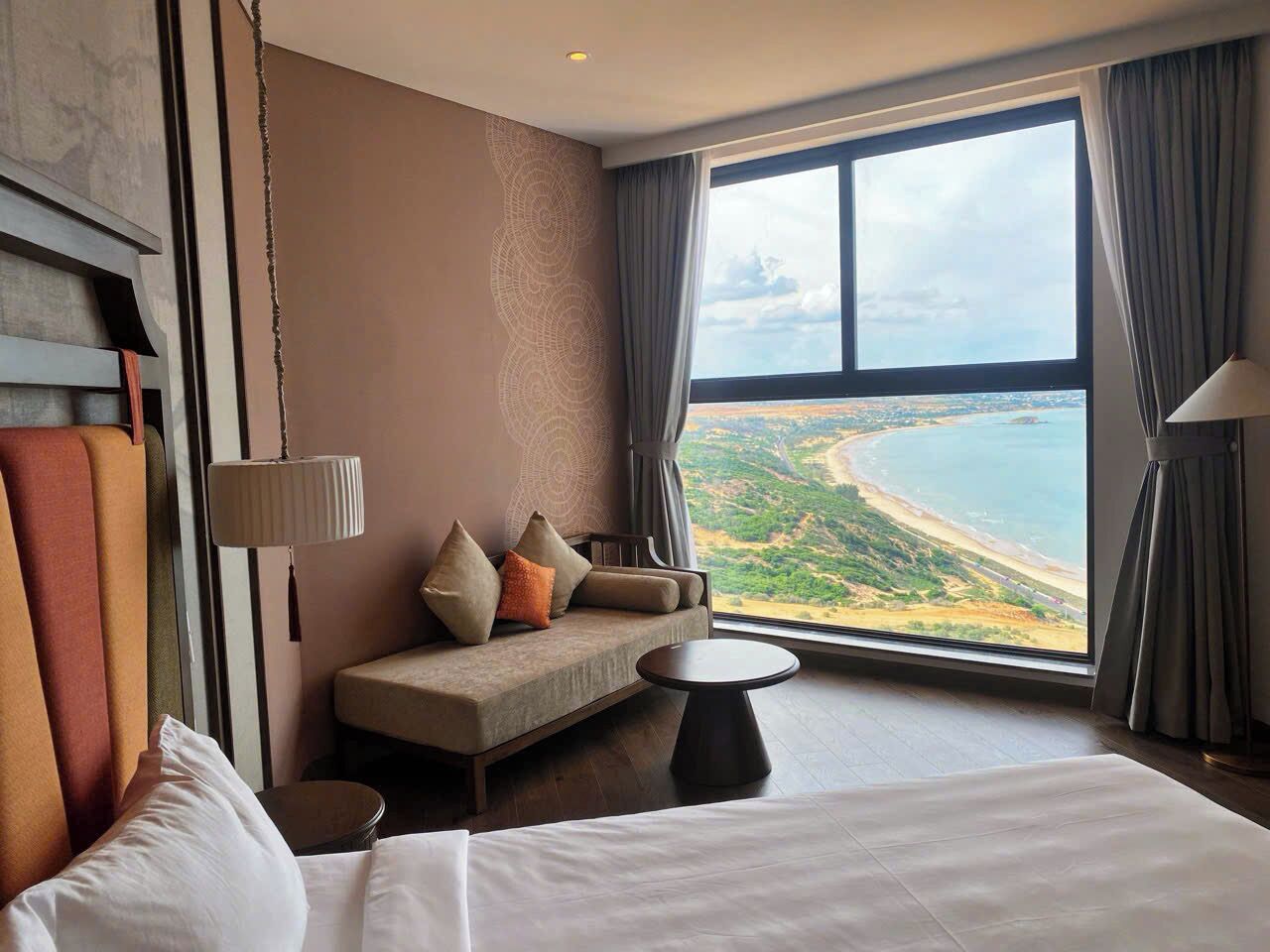 Deluxe Double Room, Sea View | In-room safe, desk, laptop workspace, blackout curtains