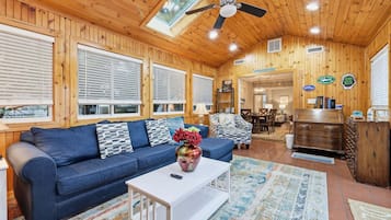 House, 3 Bedrooms | Living area | Smart TV, streaming services