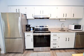Condo, 1 Bedroom | Private kitchen | Fridge, coffee/tea maker, toaster - Diamond Head 502 1 Bedroom Condo (Ocean City)