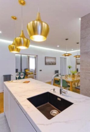 Interior - Breathtaking 4-Bedroom Luxury Apartment in the Heart of Madrid (Madrid)