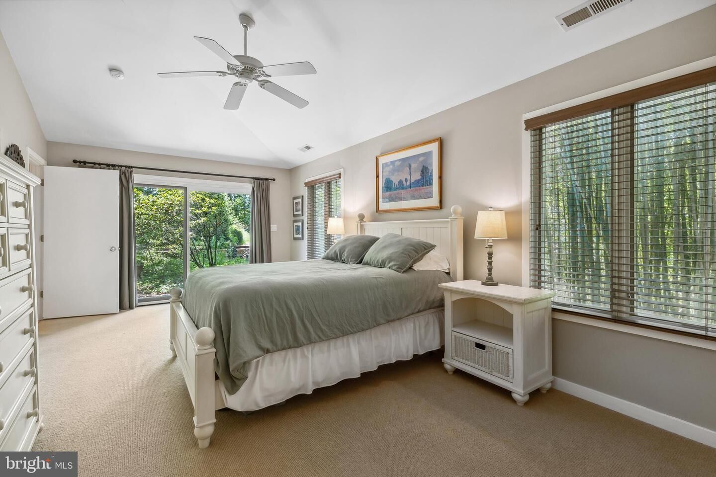 Strykejern/-brett, wi-fi og sengetøy