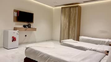 Basic Triple Room, City View | Free WiFi