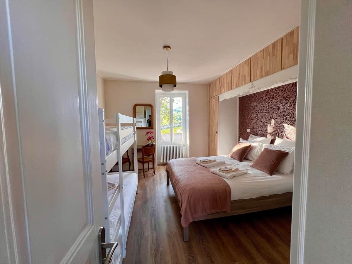 4 chambres, fer et planche à repasser, Wi-Fi gratuit, draps fournis