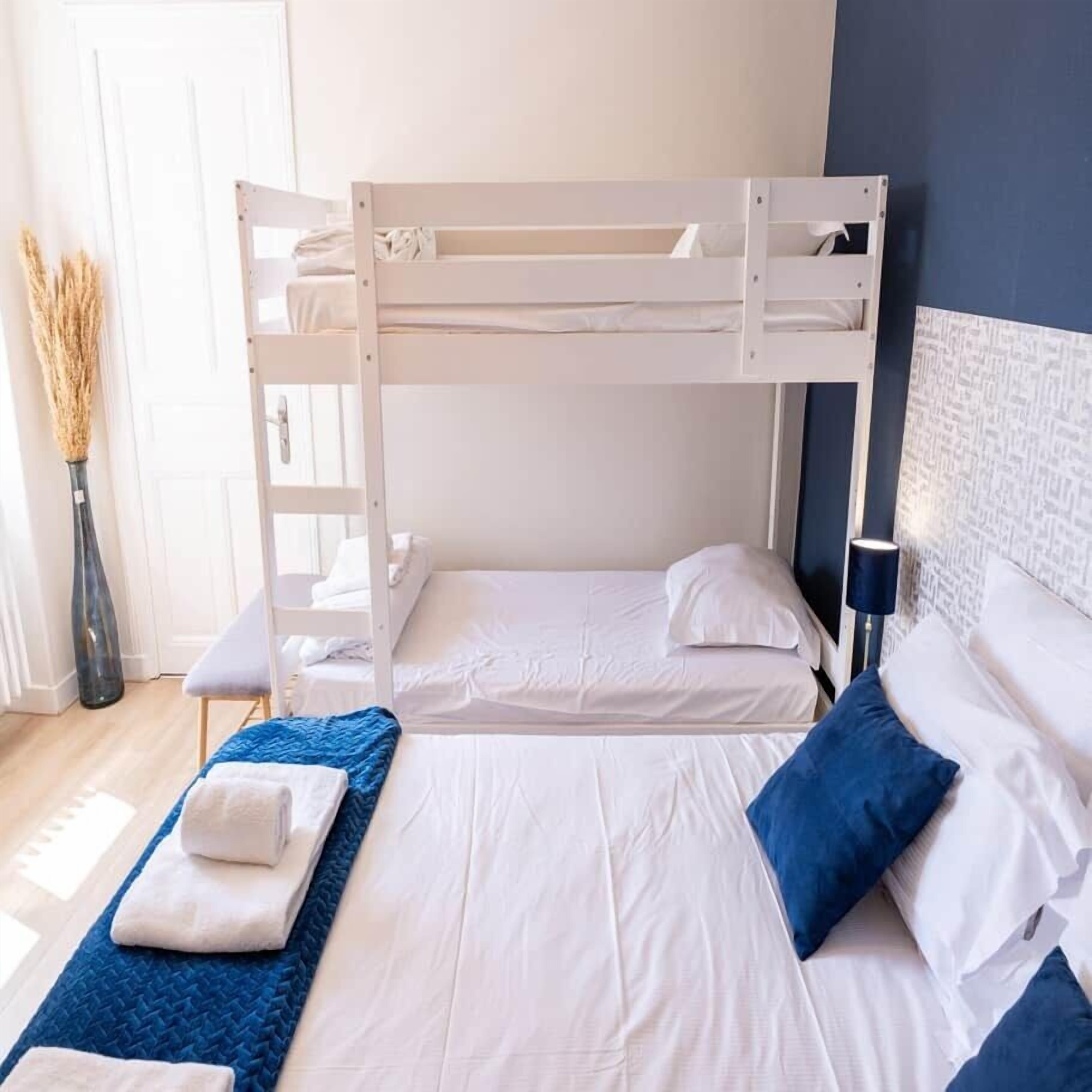 4 bedrooms, iron/ironing board, free WiFi, bed sheets