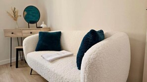 TV - Le Clos des Poncétys >•< Villa with swimming pool (Davayé)