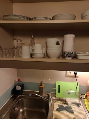 冷蔵庫、電子レンジ、コンロ、食器洗い機