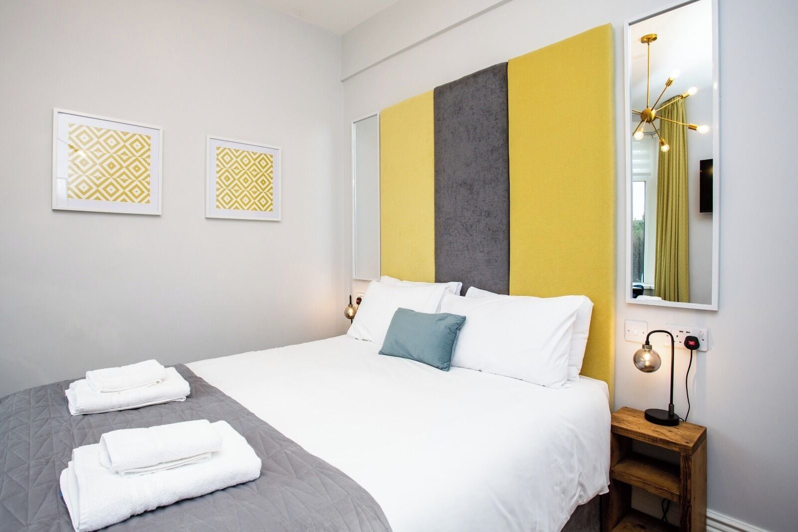 Iron/ironing board, free WiFi, bed sheets