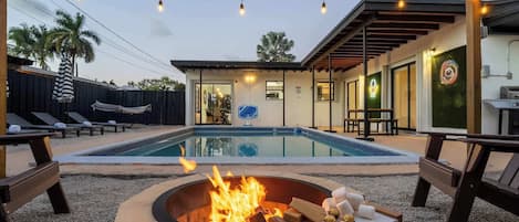 Outdoor pool, a heated pool