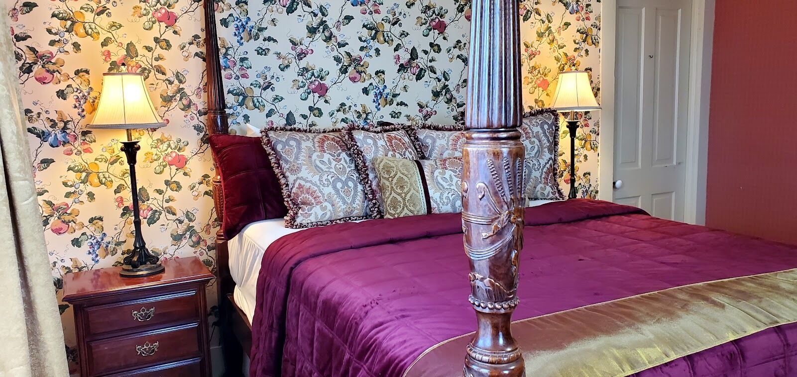 Iron/ironing board, internet, bed sheets