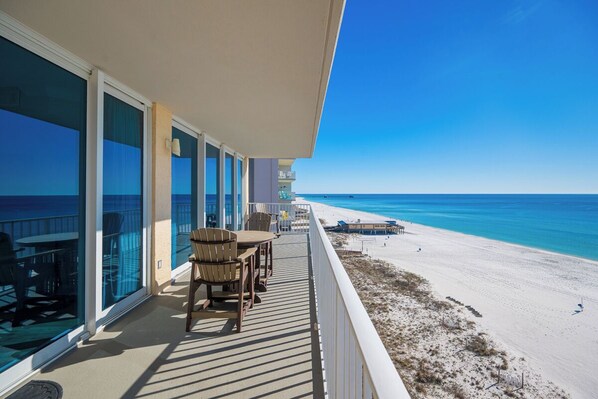 Outdoor dining - NEW RENTAL - Gulf Front San Carlos 801- Signature Properties (Gulf Shores)