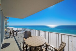 Outdoor dining - NEW RENTAL - Gulf Front San Carlos 801- Signature Properties (Gulf Shores)