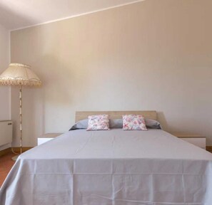 Villa (4 Bedrooms) | 4 bedrooms, iron/ironing board, free cots/infant beds, rollaway beds