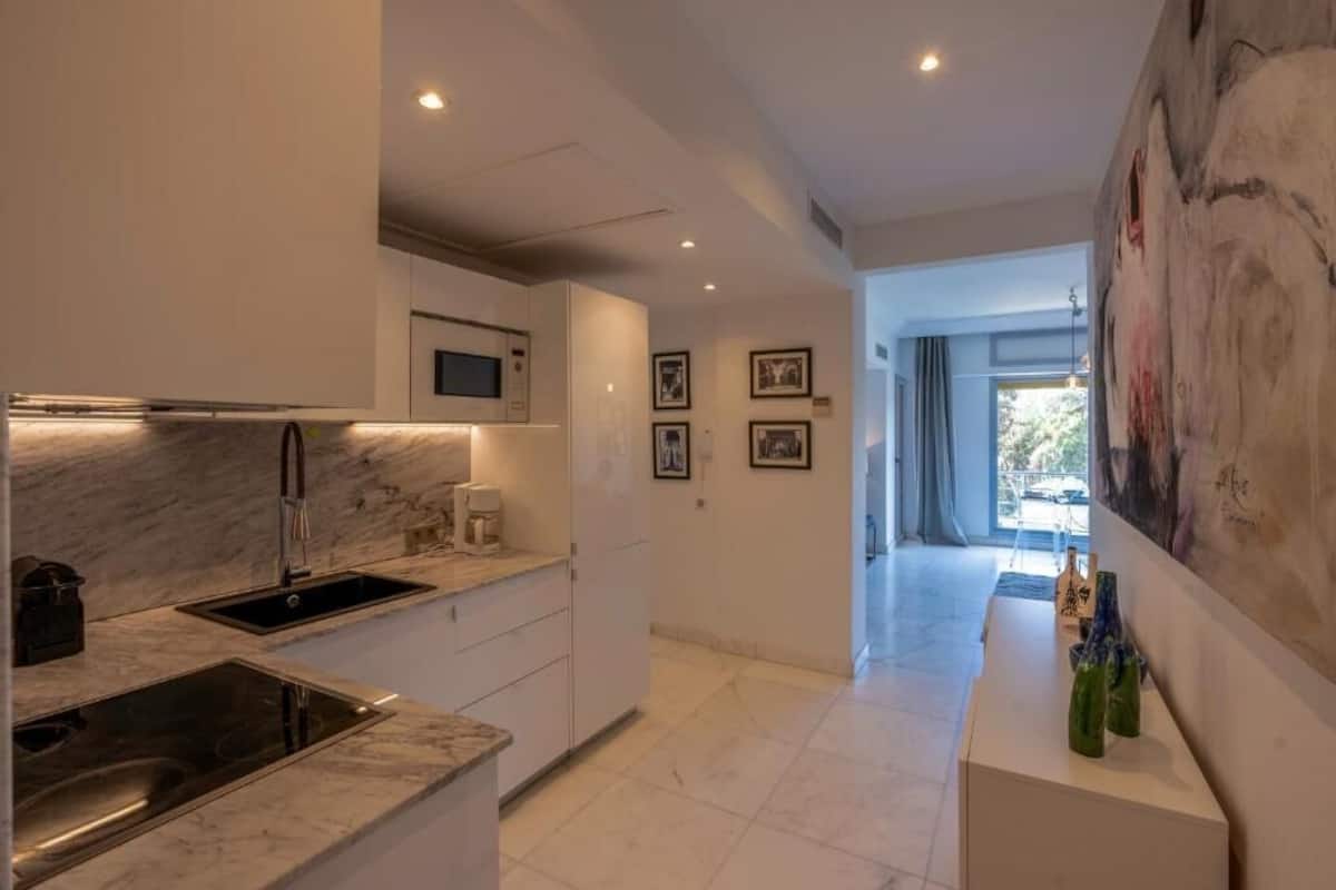 Căn hộ tiện nghi đơn giản, ban công, quang cảnh thành phố | Bếp riêng