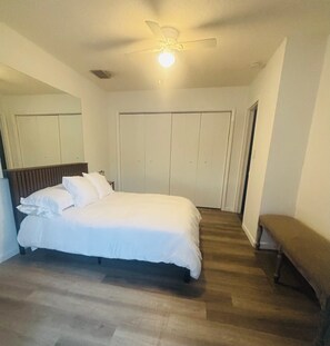 WiFi, bed sheets - Wonderful 2-bedroom house in Oakland Park perfect for your getaway (Oakland Park)